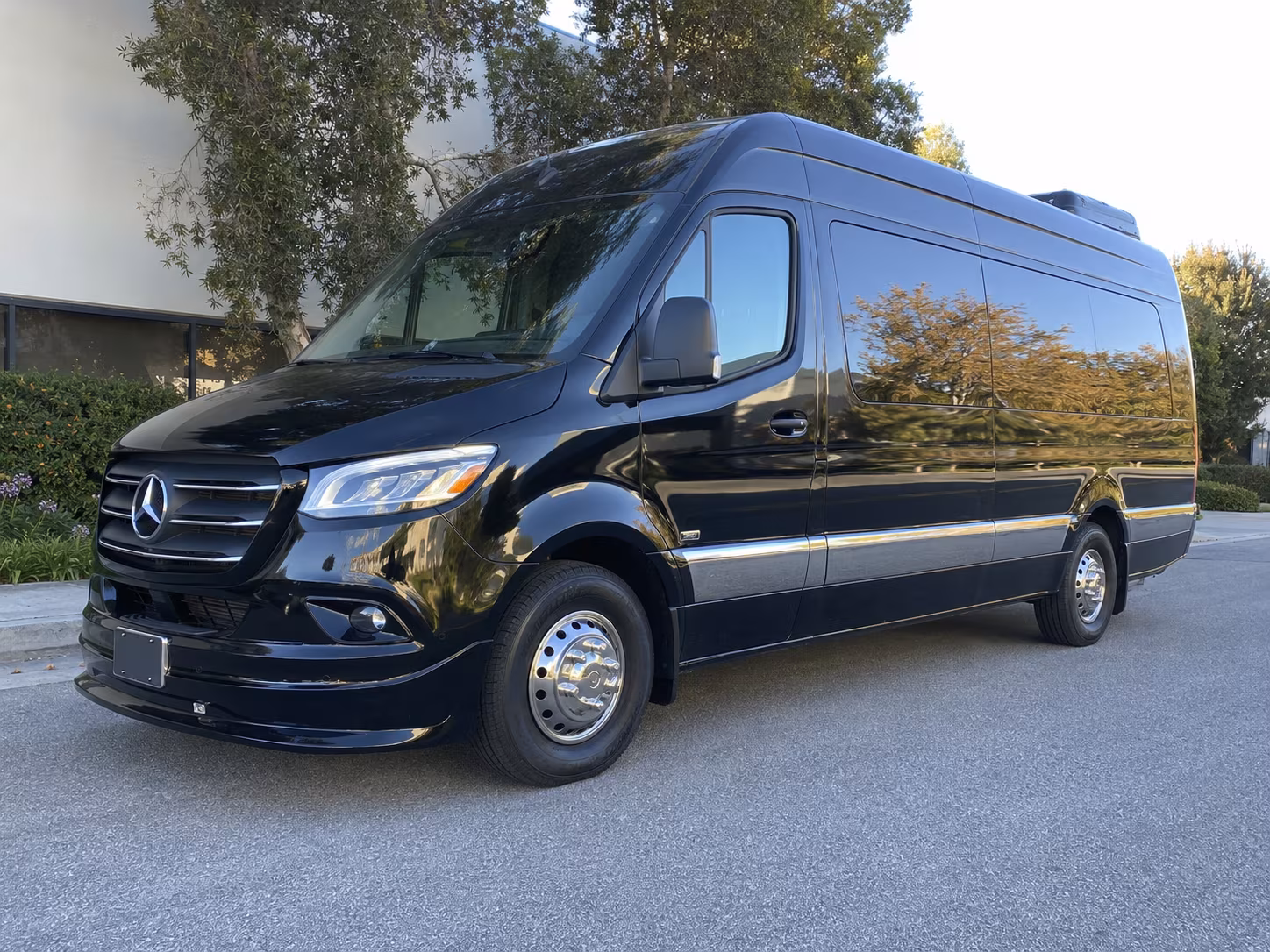 cleveland 10 passenger sprinter van