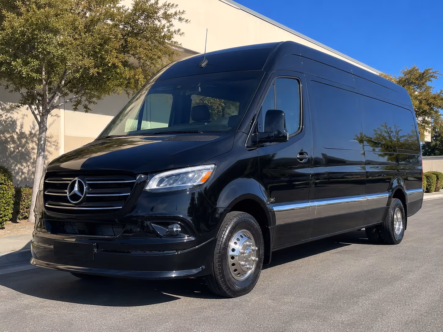 cleveland 18 passenger sprinter van