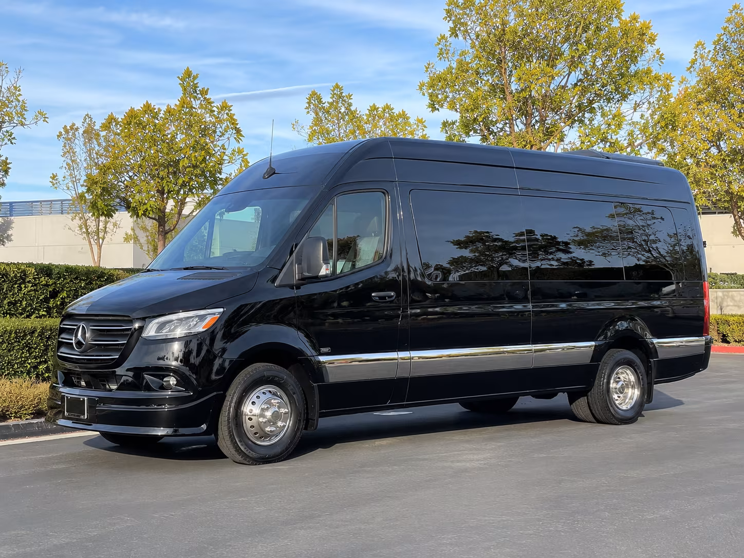 cleveland 8 passenger sprinter van